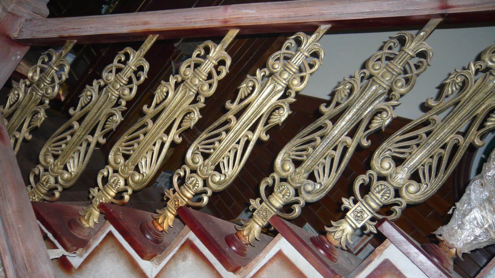 Cầu thang nhôm đúc HP-CT002